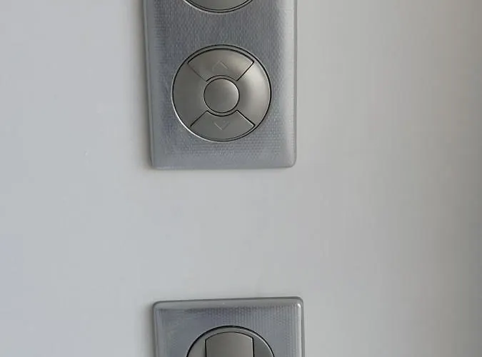 スタジオ ナトゥリスト デザイン アパート *