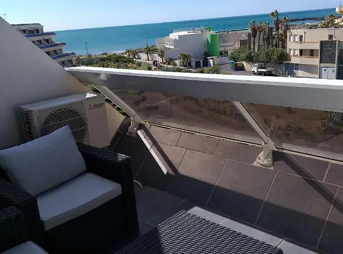 スタジオ ナトゥリスト デザイン アパート