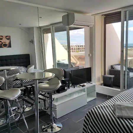 Apartment Naturiste Design *